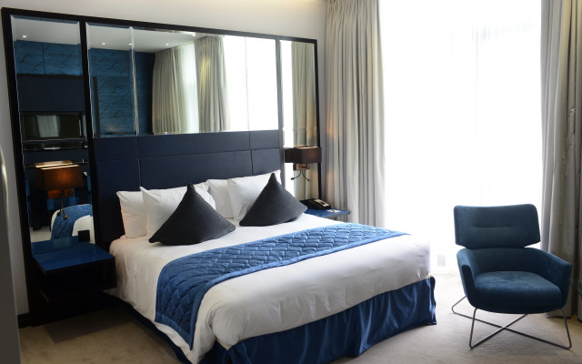 Crowne Plaza London - Battersea