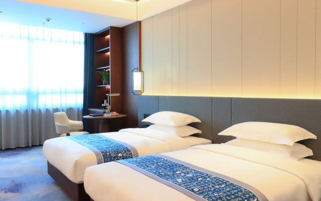 Yun Ray Phoenix Hotel