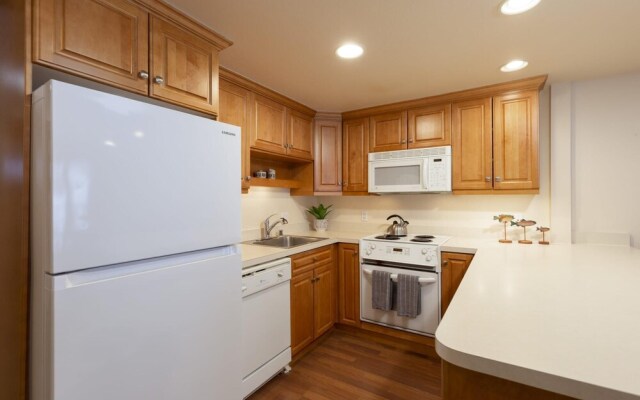 Everything You Need - 2BR Steps To Gondola