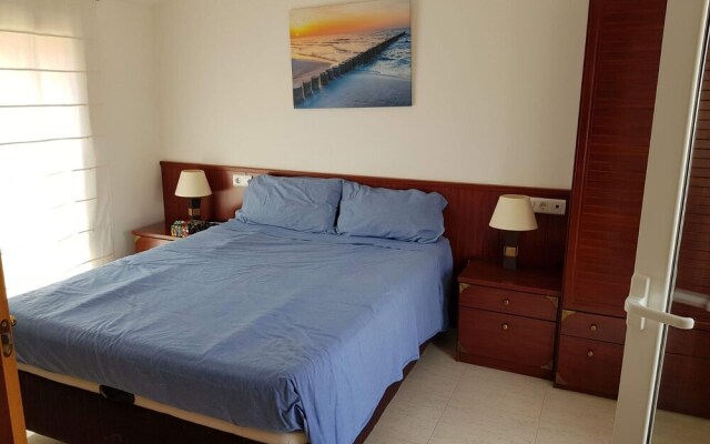Lovely Holiday Home in Fràncas with Hot Tub