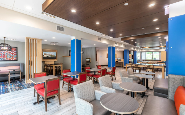 Holiday Inn Express & Suites Greenville S - Piedmont