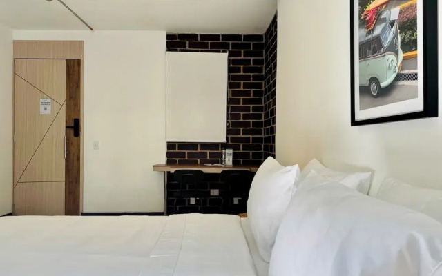 w Comfy Loft w Great Deco in Cali