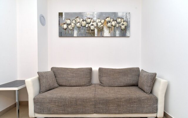 Apartment 1977