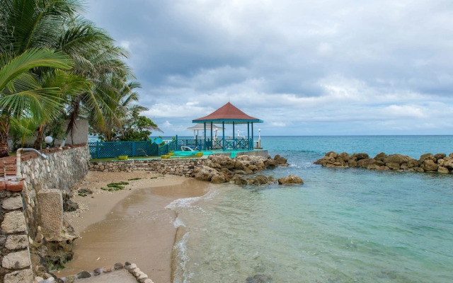 Tropical Beach Suite