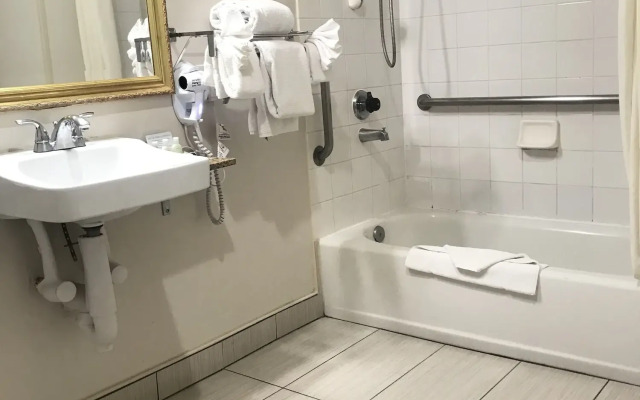 Quality Inn Ontario Airport Convention Center