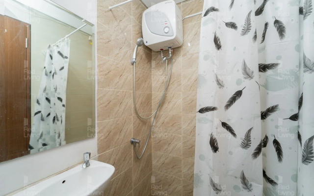 RedLiving Apartemen Transpark Juanda - F88 Tower Jade