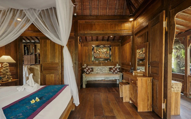 Kawan Antique Ubud Villa