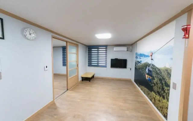 Tongyeong Se-an Residence Pension