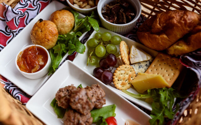 Khaya Ndlovu Safari Manor