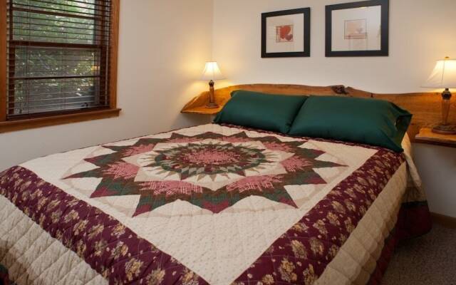 Opossum Creek Retreat