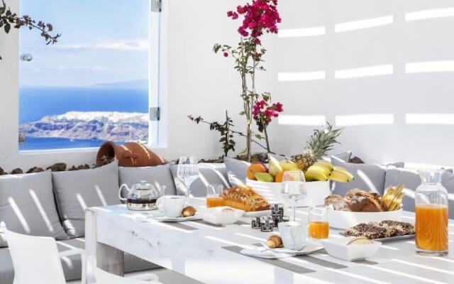 Immaculate 5-bed With Pool - Villa Eros Sea