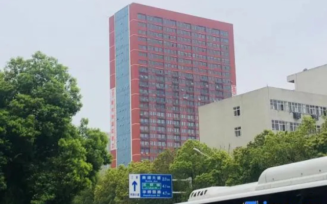 Vienna International Hotel(WuhanOpticsValleySquare-South-CentralUniversity for NationalitiesBranch) – Exterior – Wuhan