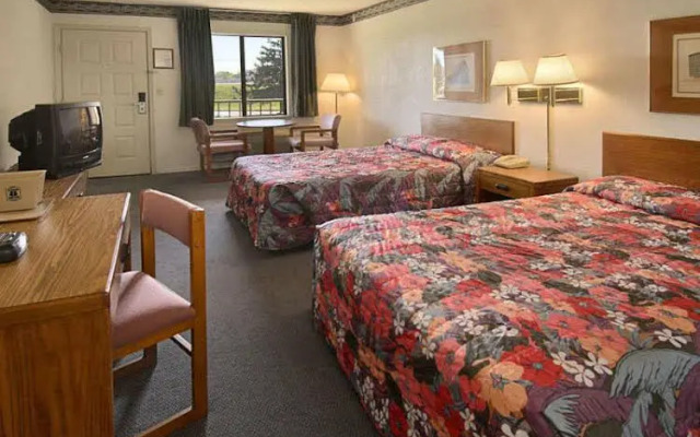 Howard Johnson Tulsa East Airport