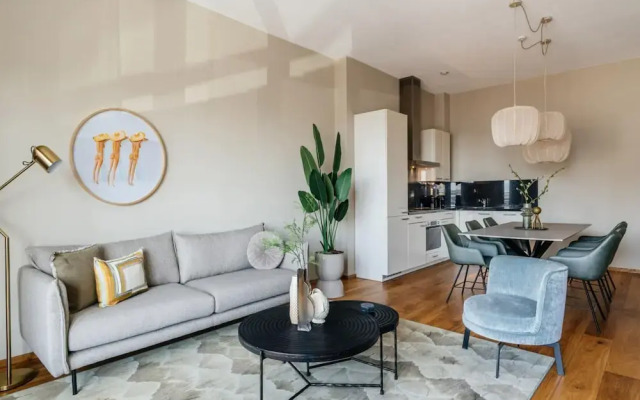 Harbor Retreat, Scheveningen