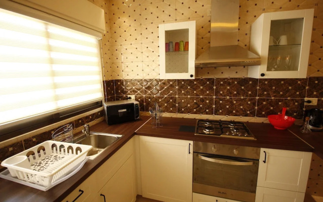 Aqarco Shmaisani Apartment