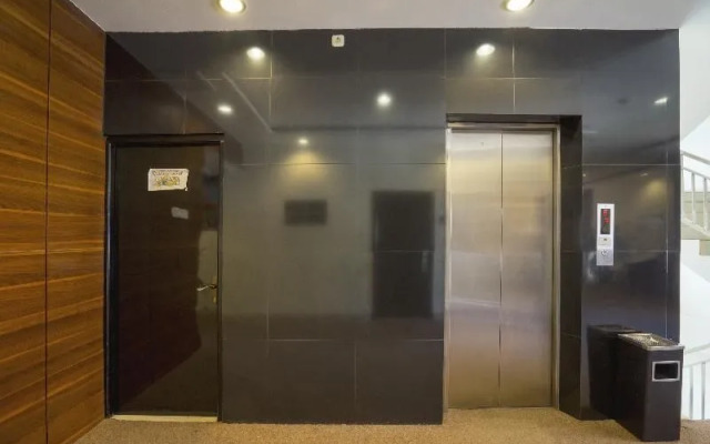 Capital O 1083 Hotel Grand Kartika