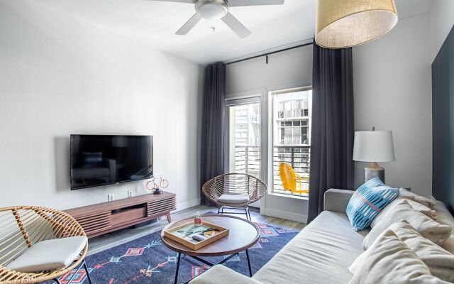 WanderJaunt Modern Dt San Diego Apts