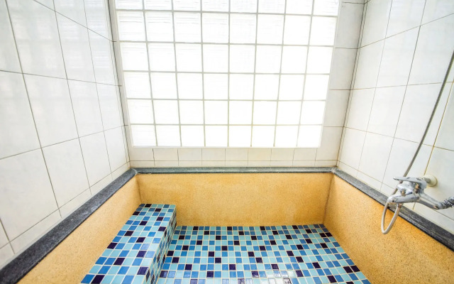 AOIKE Hot Spring Hotel
