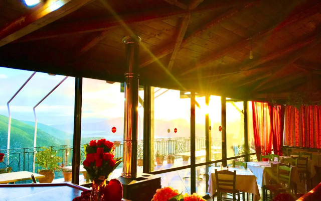 Aiolos Hotel