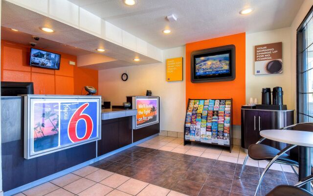 Motel 6 Pomona, CA - Los Angeles