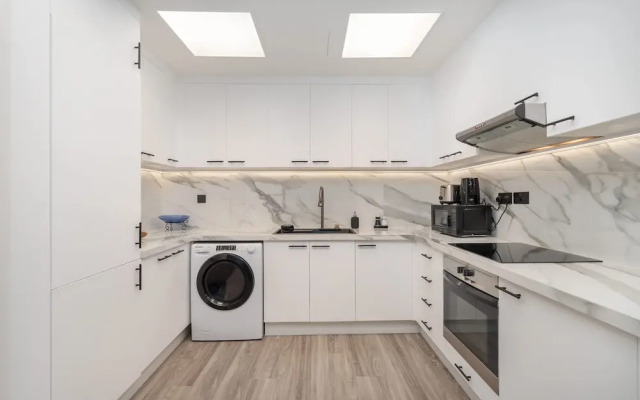 Studio in Difc That Sleeps 4 Comfortably