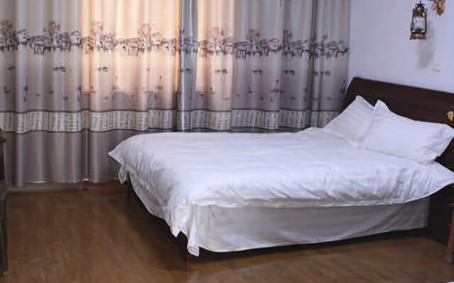 Luzhi Shuixiang Young Courtyard Homestay