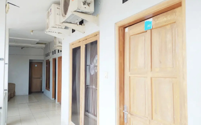 RedDoorz @ DeAmartaLoka Colomadu Solo