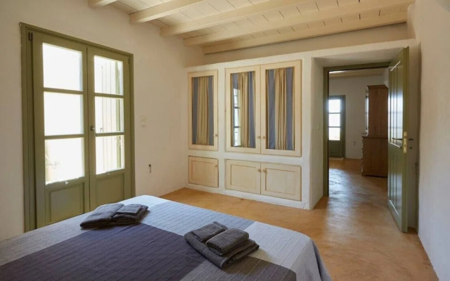 Ochre Dream Beach & Sunset villa Naousa