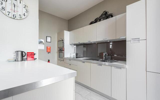 Bourgeois 3 bdrs & Large Terrace - 5mn from le Palaisdowtown