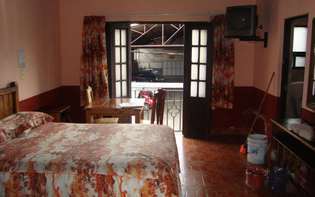 Hotel Virreyes