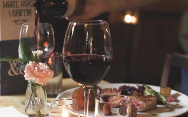 The White Horse & Griffin