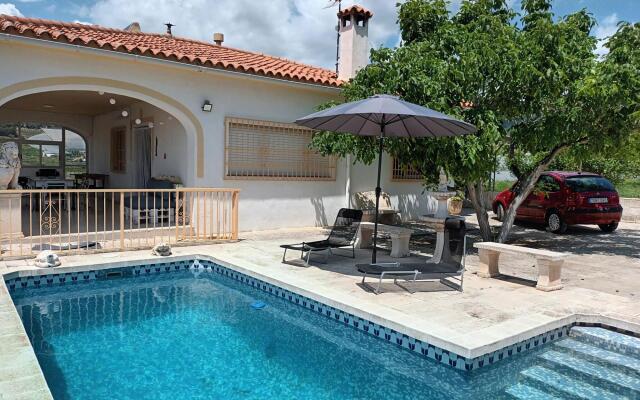 Delightful Holiday Home in Callosa d' Ensarria With Pool