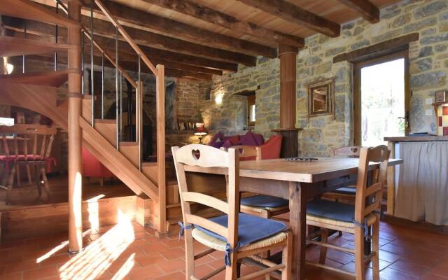 Spacious Holiday Home in Alvignac with Swimming Pool
