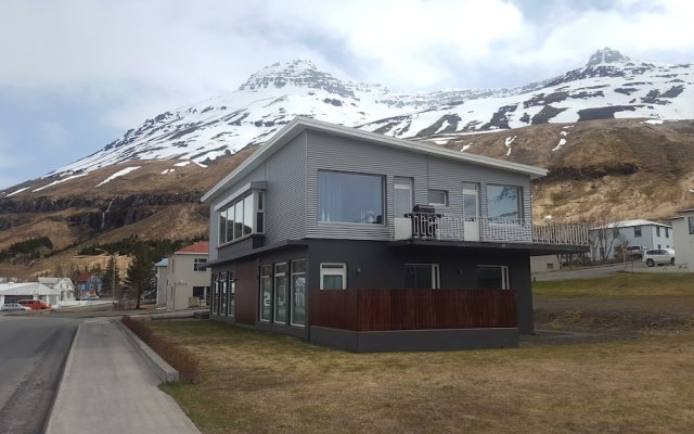 Seyðisfjörður Apartment