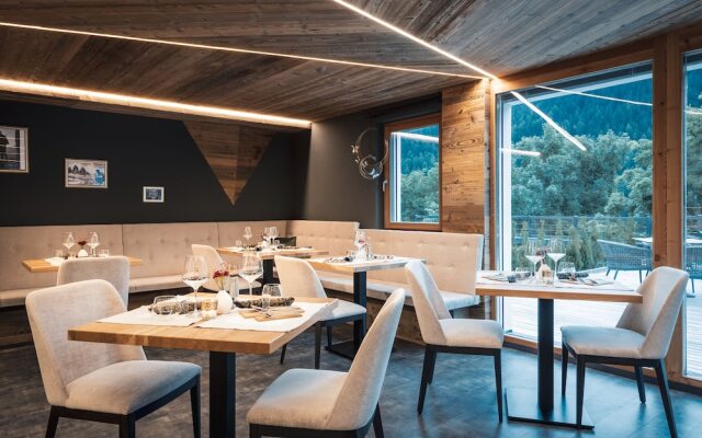 Les Dolomites Mountain Lodges