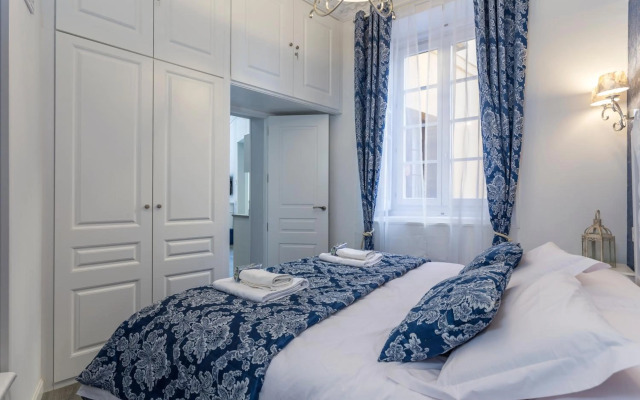 Puerta del Sol Center