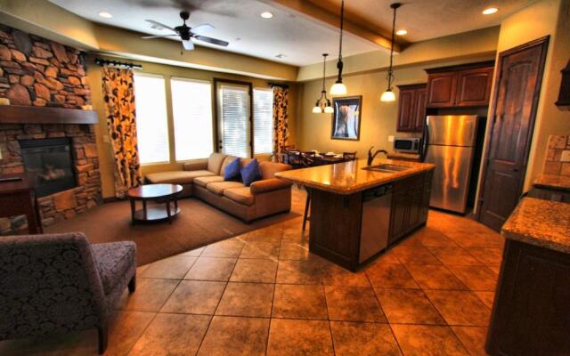 Canyon Villas at Coral Ridge