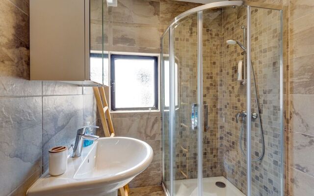 Cosy 1BR Penthouse With Terrace, Great Location