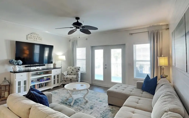 Pavilion Palms #103b