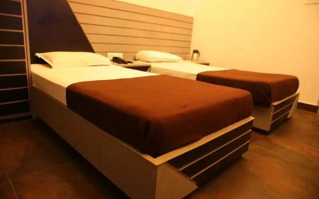 Hotel Trimoorti