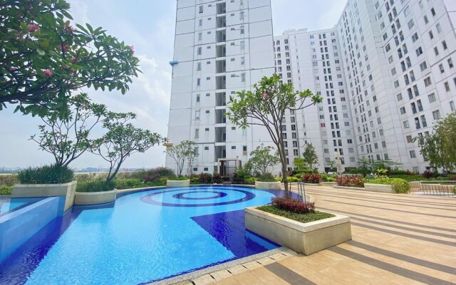 Comfort Living And Strategic 2Br At Bassura City Apartment