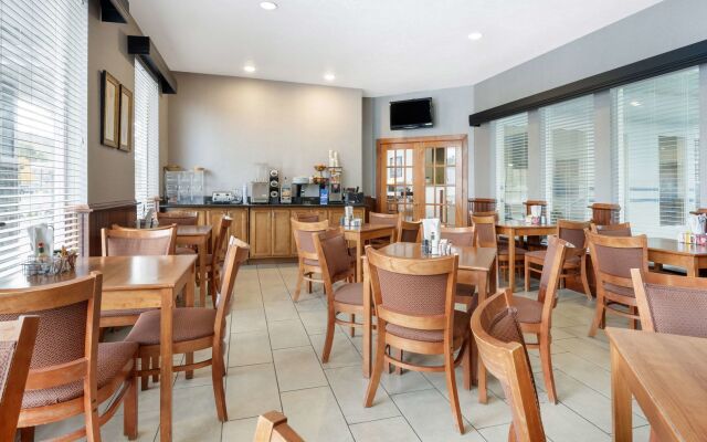 Best Western Wheatland Inn