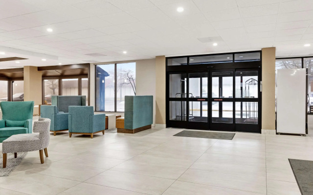 Clarion Pointe Near Erie Casino