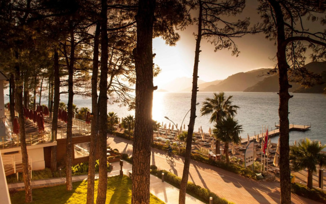Orka Lotus Beach