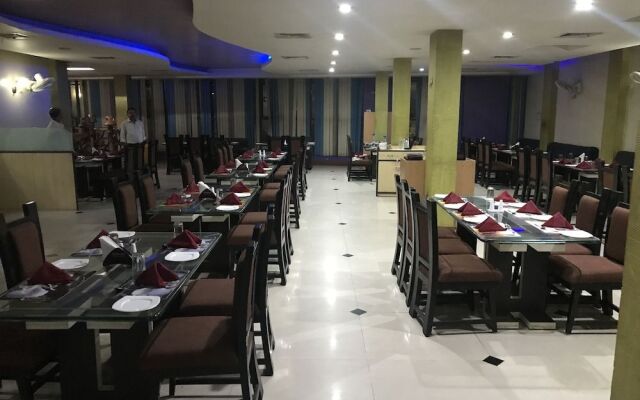Hotel Minakshi International