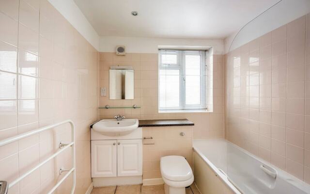 Modern Aircondition 2 Beds 2 Bath Victoria Station