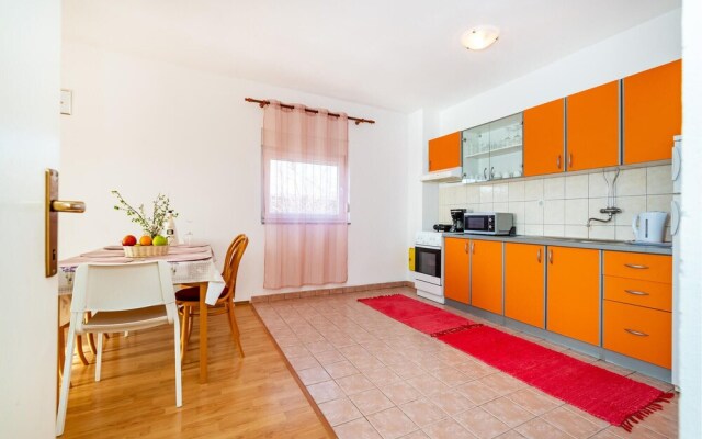 Beautiful Apartment in Rovanjska With 2 Bedrooms and Wifi