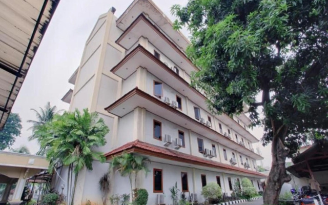 Puri Jaya Hotel