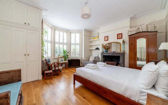 Cosy and Spacious Home