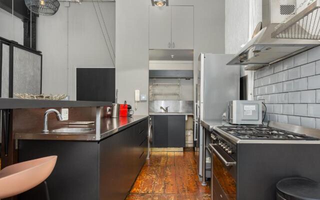 Wolroy House Apartments